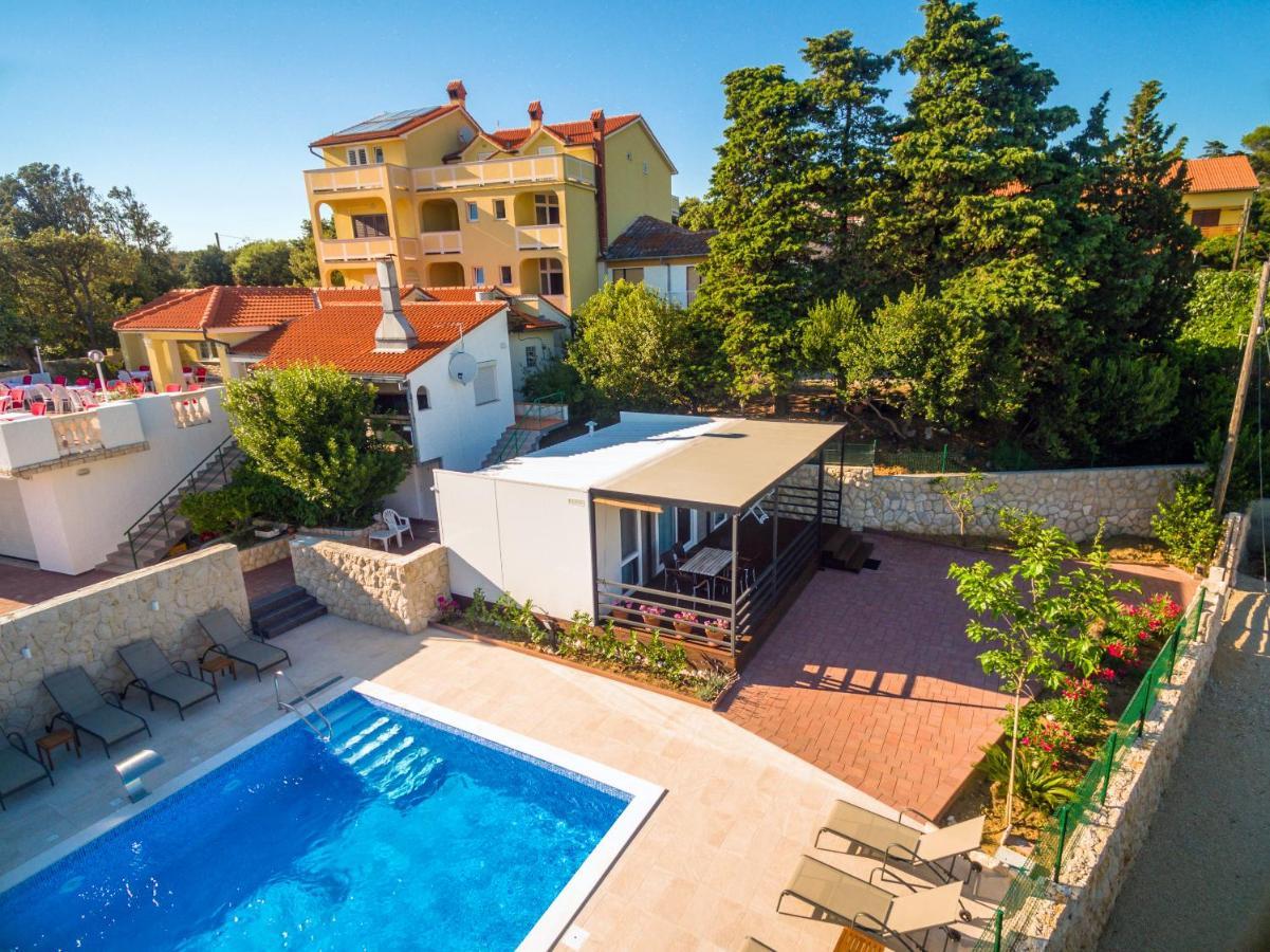 Premium Appartments Suha Punta Kampor Buitenkant foto