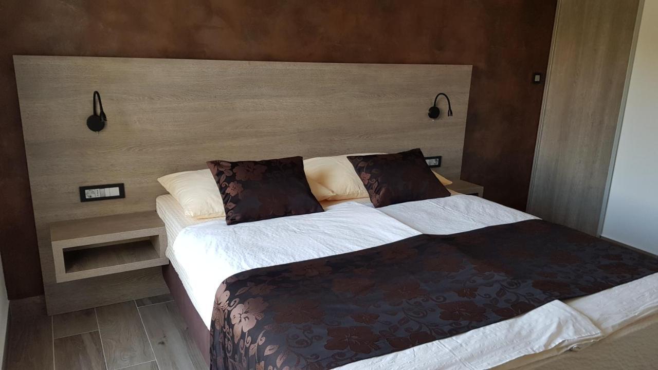 Premium Appartments Suha Punta Kampor Buitenkant foto