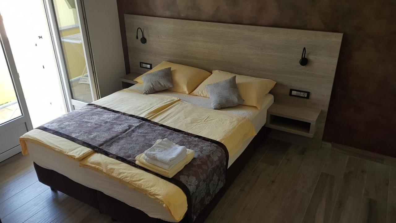 Premium Appartments Suha Punta Kampor Buitenkant foto